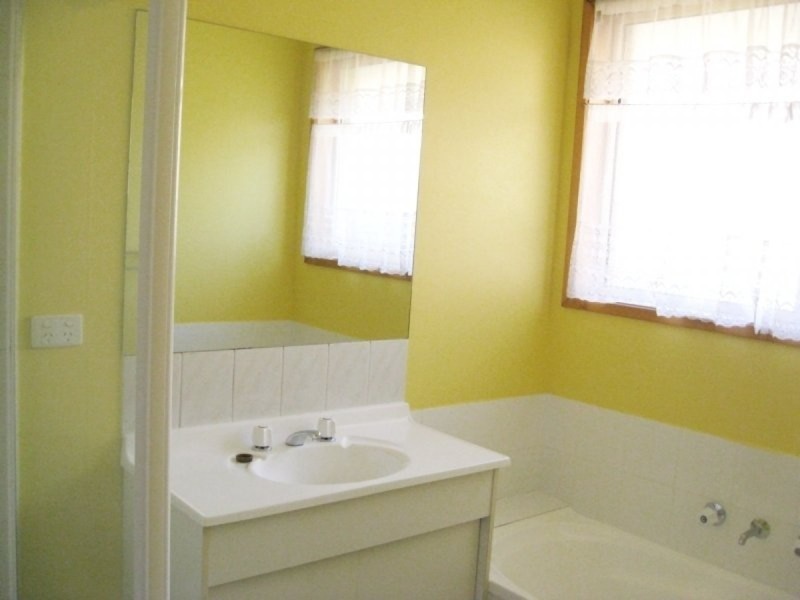 15 Hawthorn Drive, Kingston TAS 7050