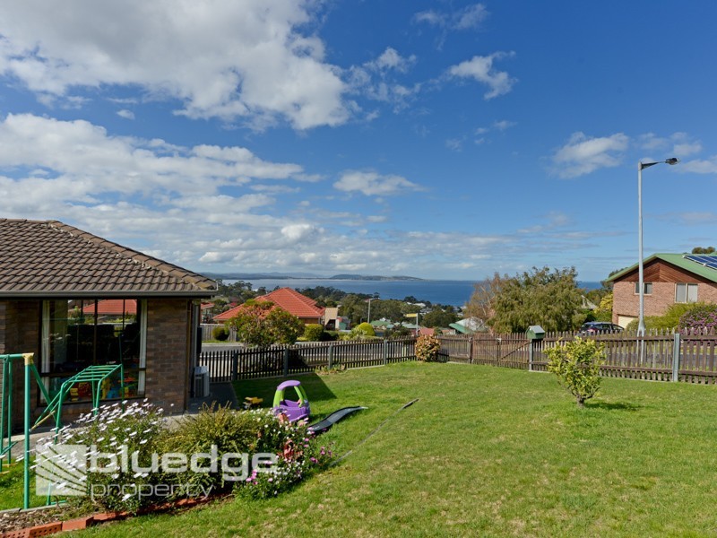 6 Amethyst Drive, Blackmans Bay TAS 7052