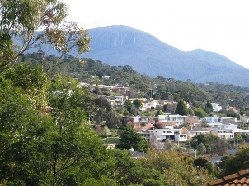 1/273 Churchill Avenue, Sandy Bay TAS 7005