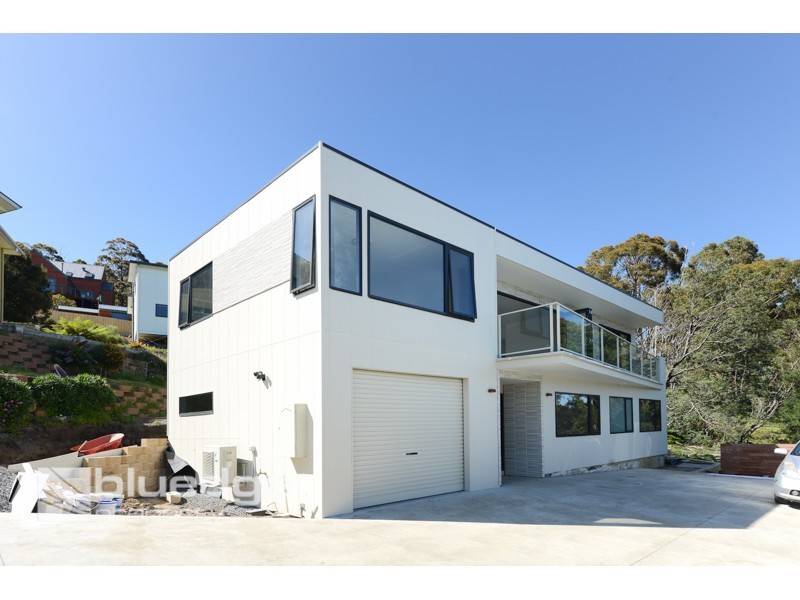 6 Thelma Drive, West Hobart TAS 7000