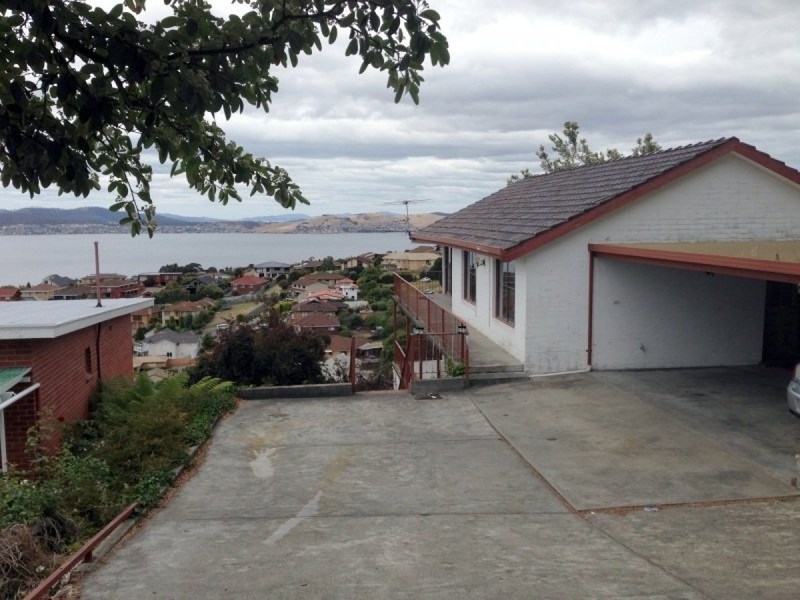12A Ascot Avenue, Sandy Bay TAS 7005