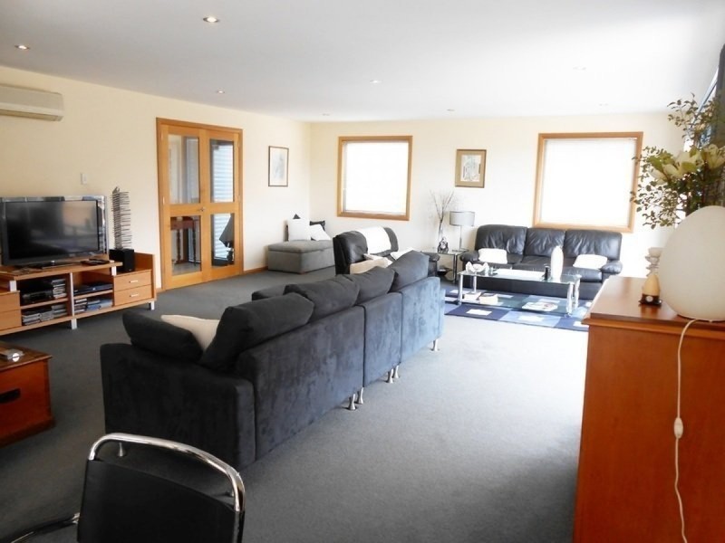 2/14 Dalkeith Court, Sandy Bay TAS 7005