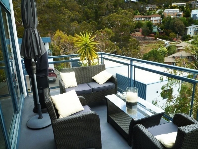 2/14 Dalkeith Court, Sandy Bay TAS 7005