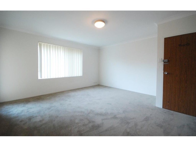 4 Alexandra Avenue, Westmead NSW 2145