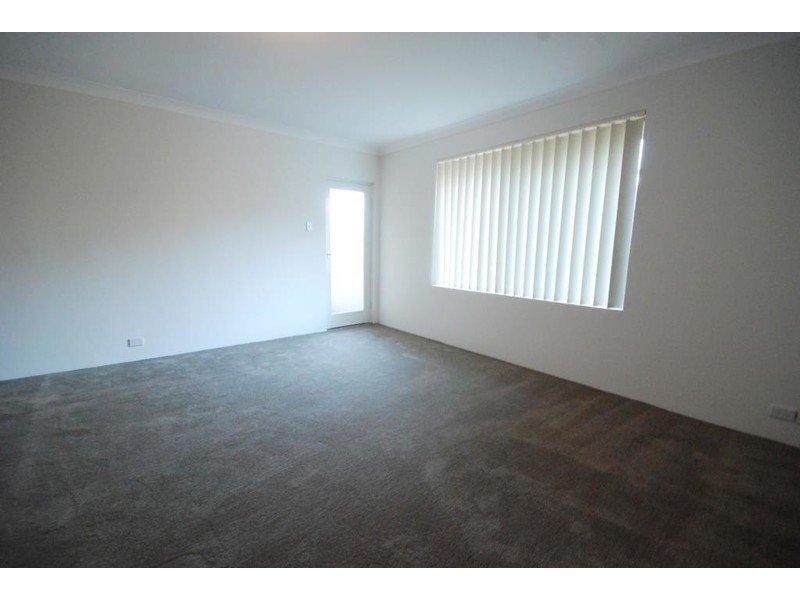 4 Alexandra Avenue, Westmead NSW 2145