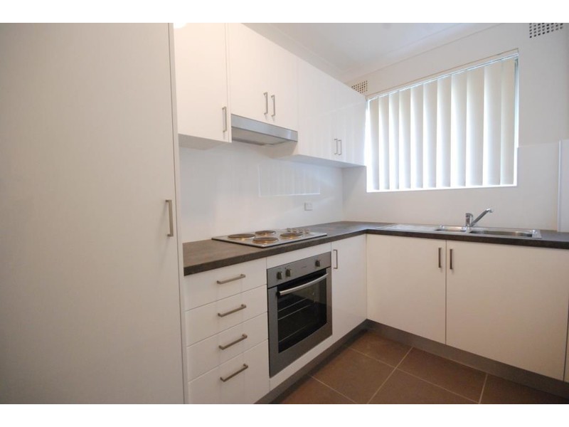 4 Alexandra Avenue, Westmead NSW 2145