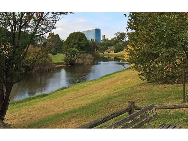 4 Alexandra Avenue, Westmead NSW 2145