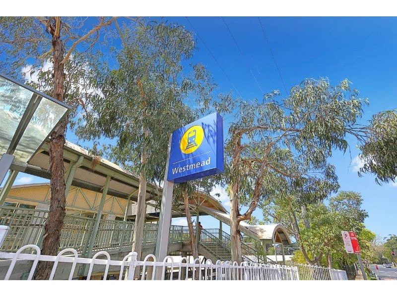 4 Alexandra Avenue, Westmead NSW 2145
