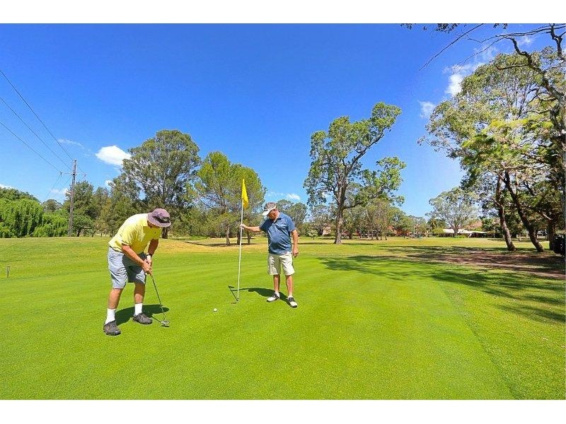 4 Alexandra Avenue, Westmead NSW 2145