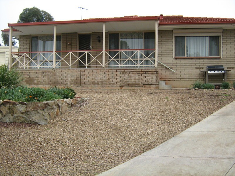 1 Barina Ave, Para Vista SA 5093
