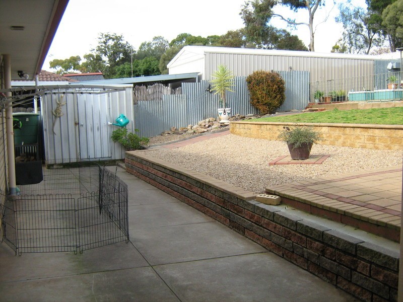 1 Barina Ave, Para Vista SA 5093