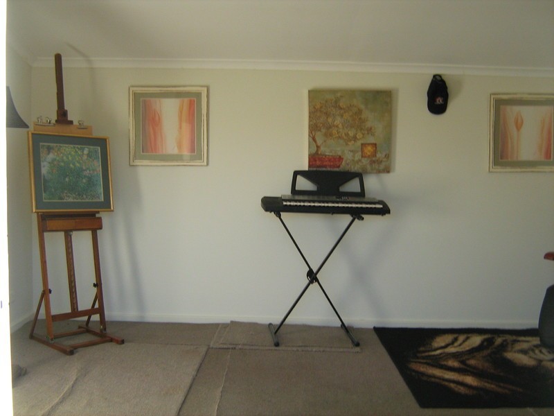 1 Barina Ave, Para Vista SA 5093