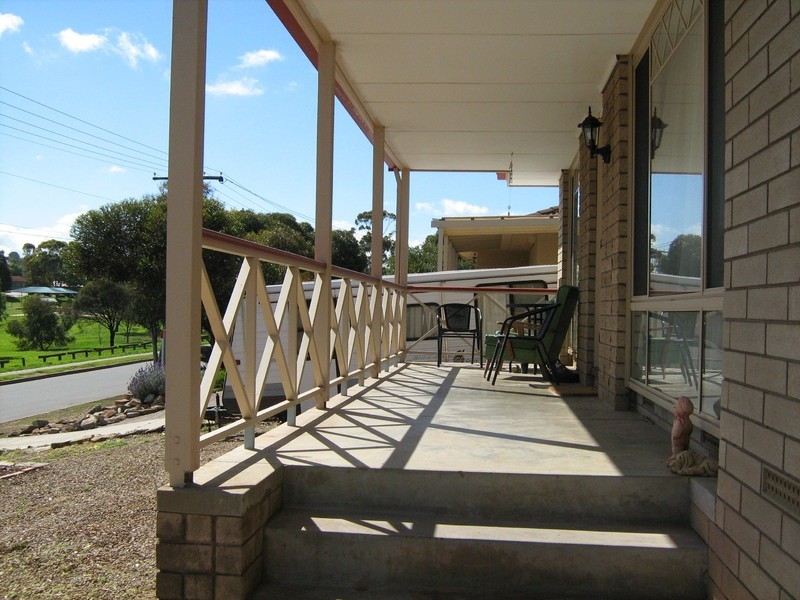 1 Barina Ave, Para Vista SA 5093