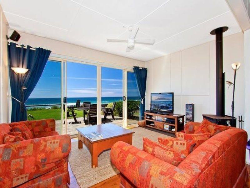 18 North Avoca Parade, North Avoca NSW 2260