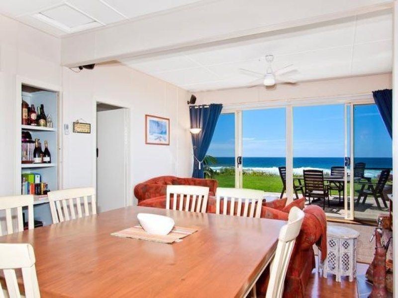 18 North Avoca Parade, North Avoca NSW 2260