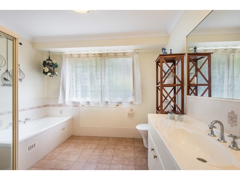 72 Cambourn Drive, Lisarow NSW 2250