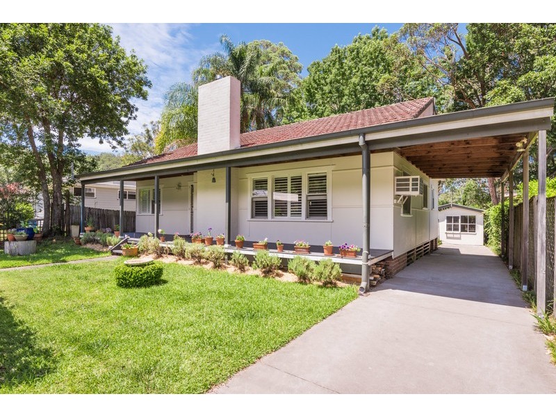 6 Lynnette Crescent, East Gosford NSW 2250