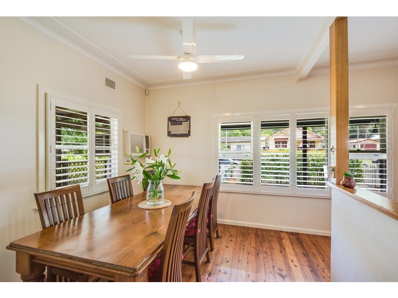 6 Lynnette Crescent, East Gosford NSW 2250