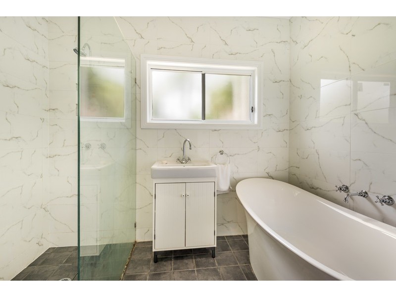 4 Dolly Avenue, Springfield NSW 2250