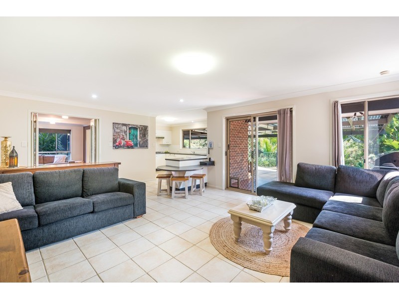 11 Karen Close, Lisarow NSW 2250