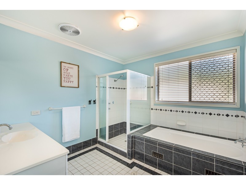 11 Karen Close, Lisarow NSW 2250