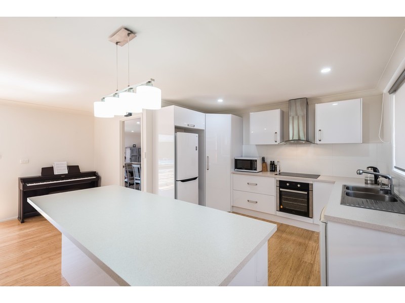 60 Sunset Street, Wyoming NSW 2250