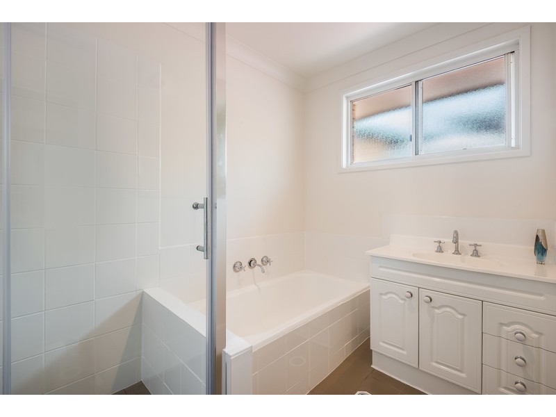 60 Sunset Street, Wyoming NSW 2250