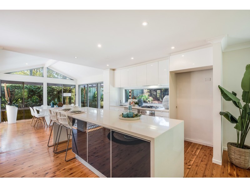 22 Dora Street, Lisarow NSW 2250