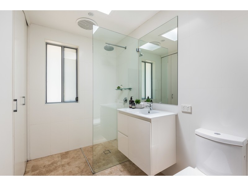 22 Dora Street, Lisarow NSW 2250