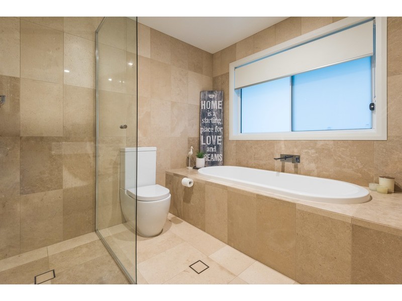 14 Applegum Close, Erina NSW 2250