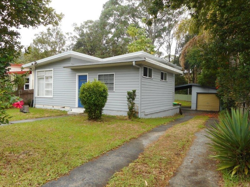 8 Lynnette Crescent, East Gosford NSW 2250