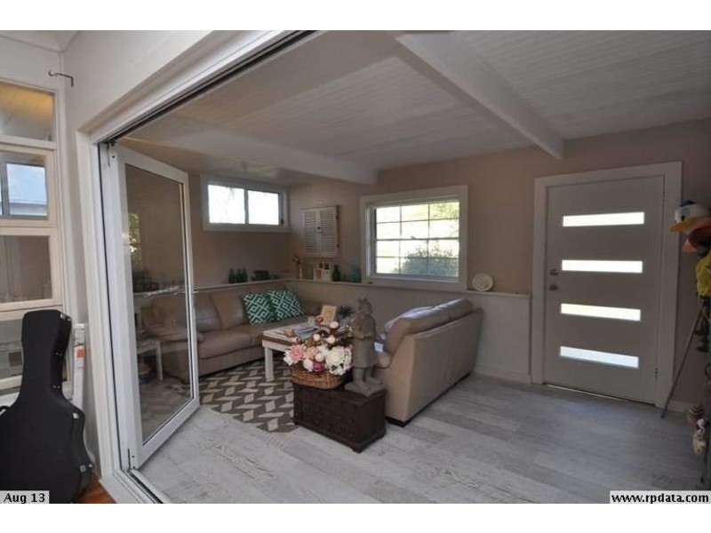 8 Lynnette Crescent, East Gosford NSW 2250