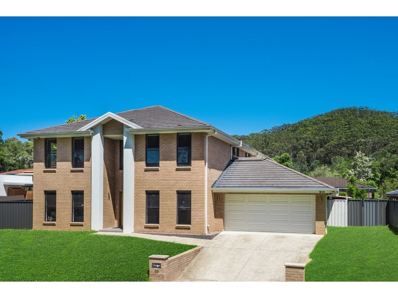 66 Newling Street, Lisarow NSW 2250