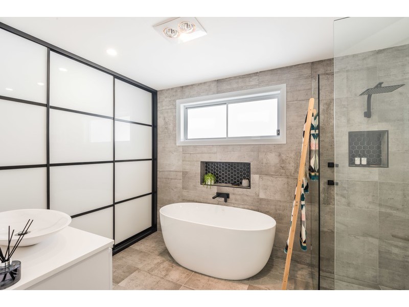 15 Tamara Road, Erina NSW 2250