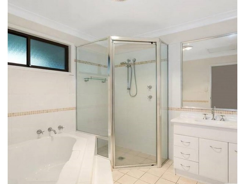 74 Henry Parkes Drive, Berkeley Vale NSW 2261