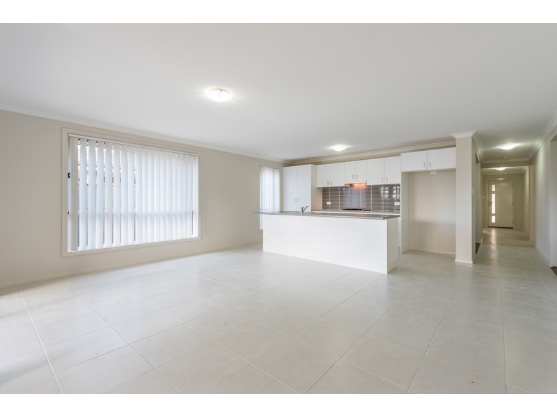 42 Melbourne Road, Wadalba NSW 2259