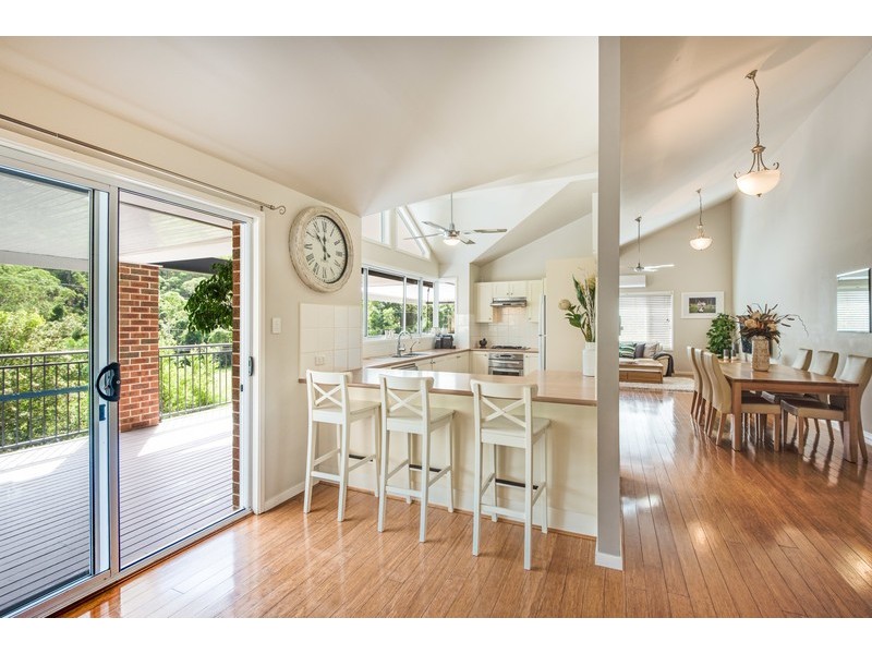 102 Chamberlain Road, Wyoming NSW 2250