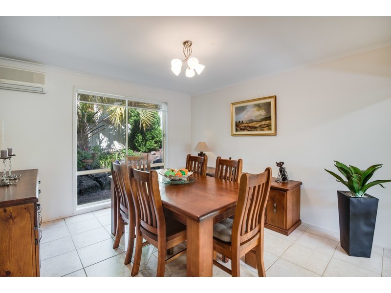 16 Thames Drive, Erina NSW 2250