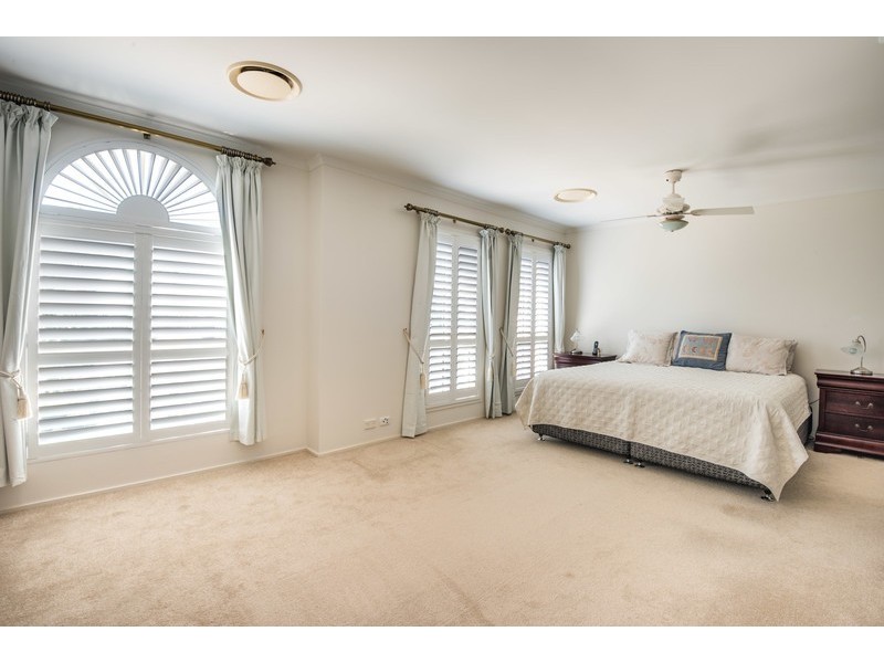 16 Thames Drive, Erina NSW 2250