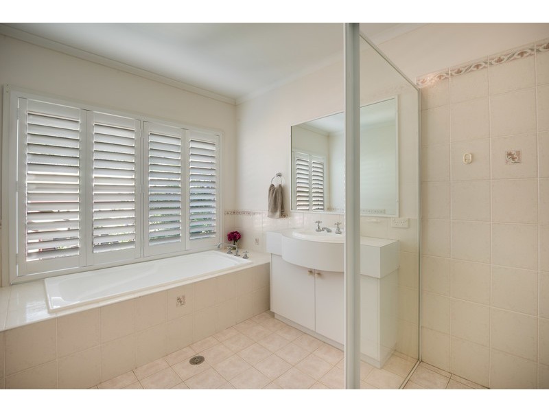 16 Thames Drive, Erina NSW 2250