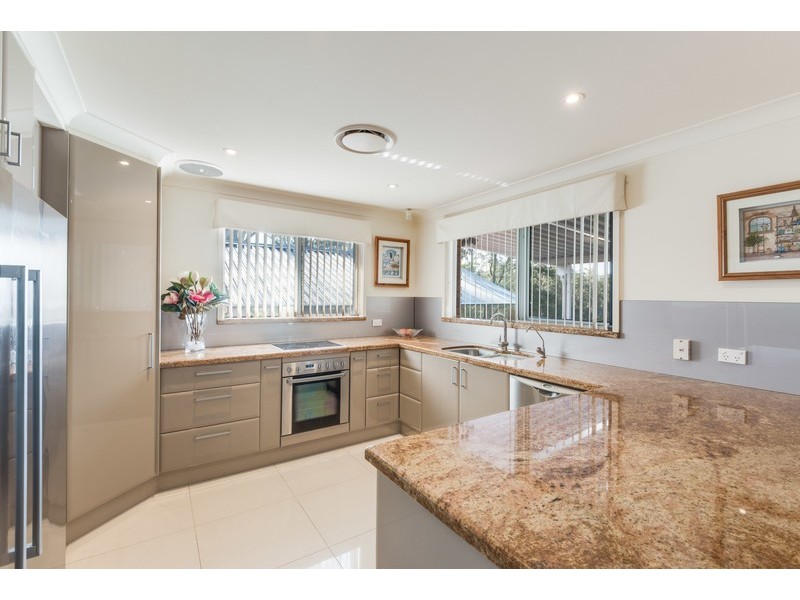 221 Wells Street, Springfield NSW 2250