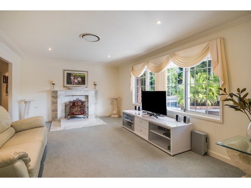 221 Wells Street, Springfield NSW 2250