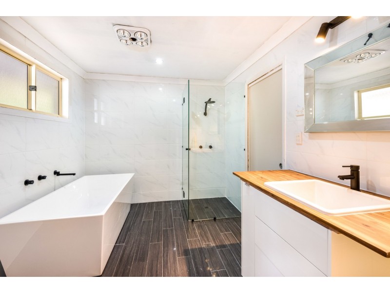 4 Beauty Place, Niagara Park NSW 2250