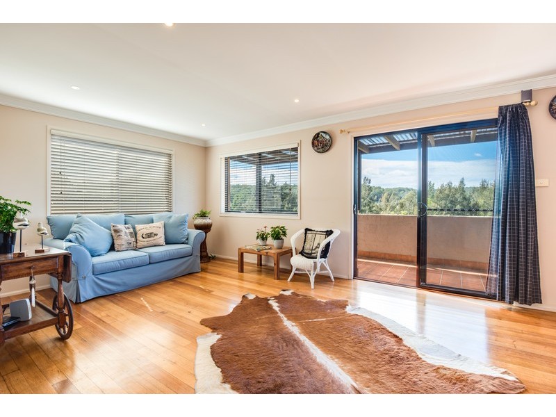 31 Robert Holl Drive, Ourimbah NSW 2258