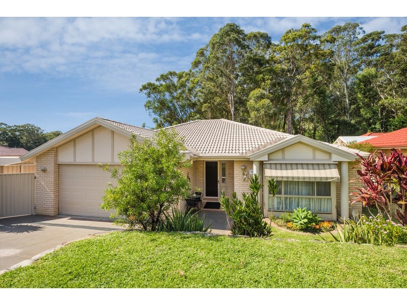 1 Tranquil Close, Green Point NSW 2251
