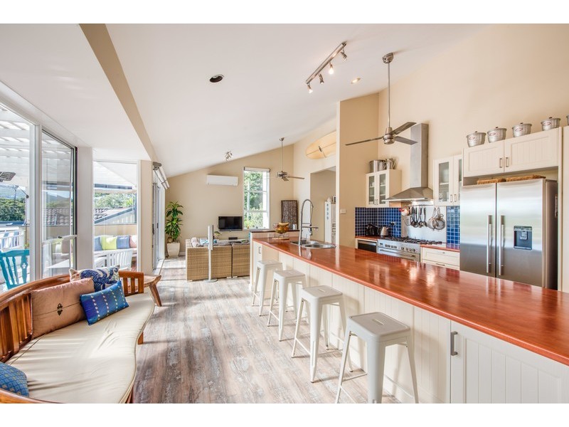 8 Hopetoun Street, Forresters Beach NSW 2260