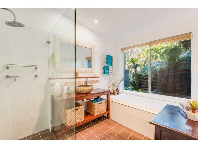 8 Hopetoun Street, Forresters Beach NSW 2260