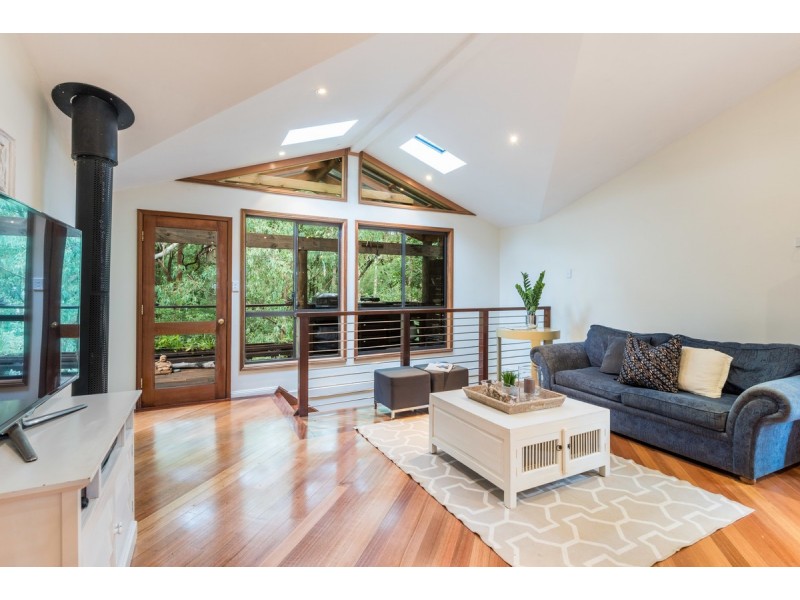 10 Oakglen Road, North Gosford NSW 2250