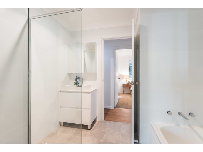 15c Paperbark Close, Wyoming NSW 2250