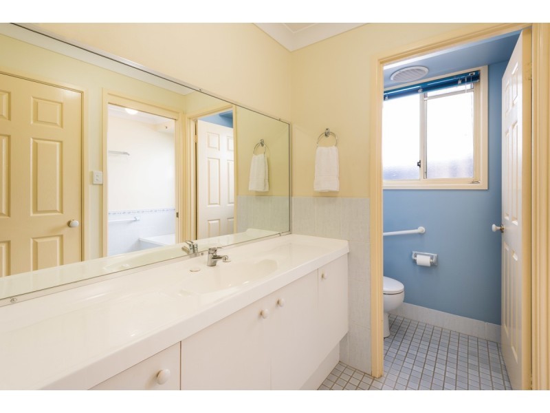 8 Hampton Close, Terrigal NSW 2260